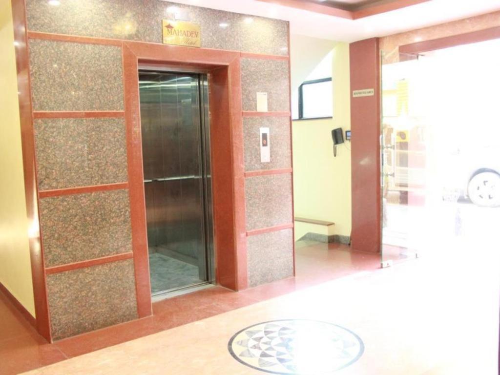 Mahadev Hotel Kathmandu Buitenkant foto